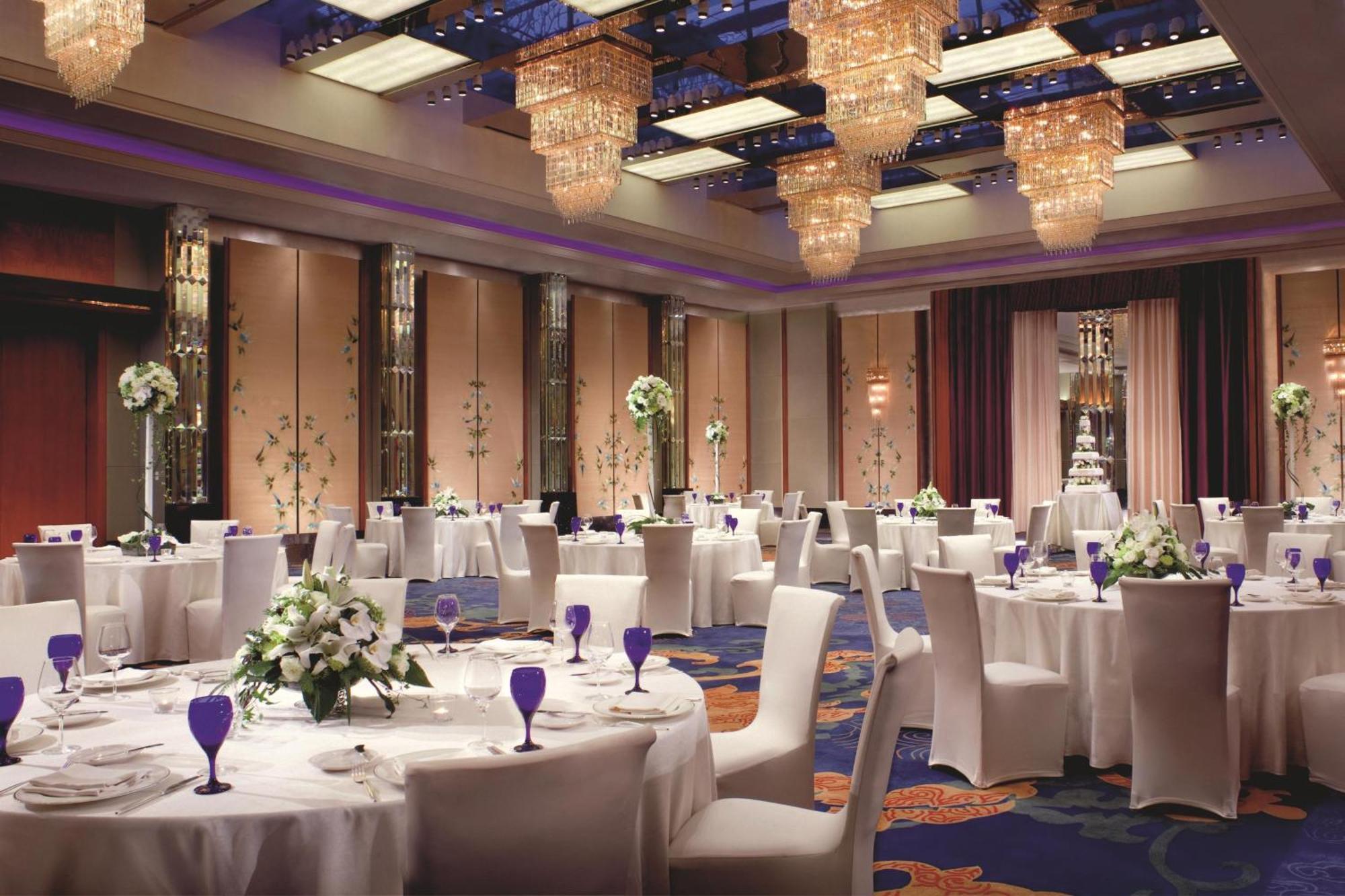 The Ritz-carlton,
