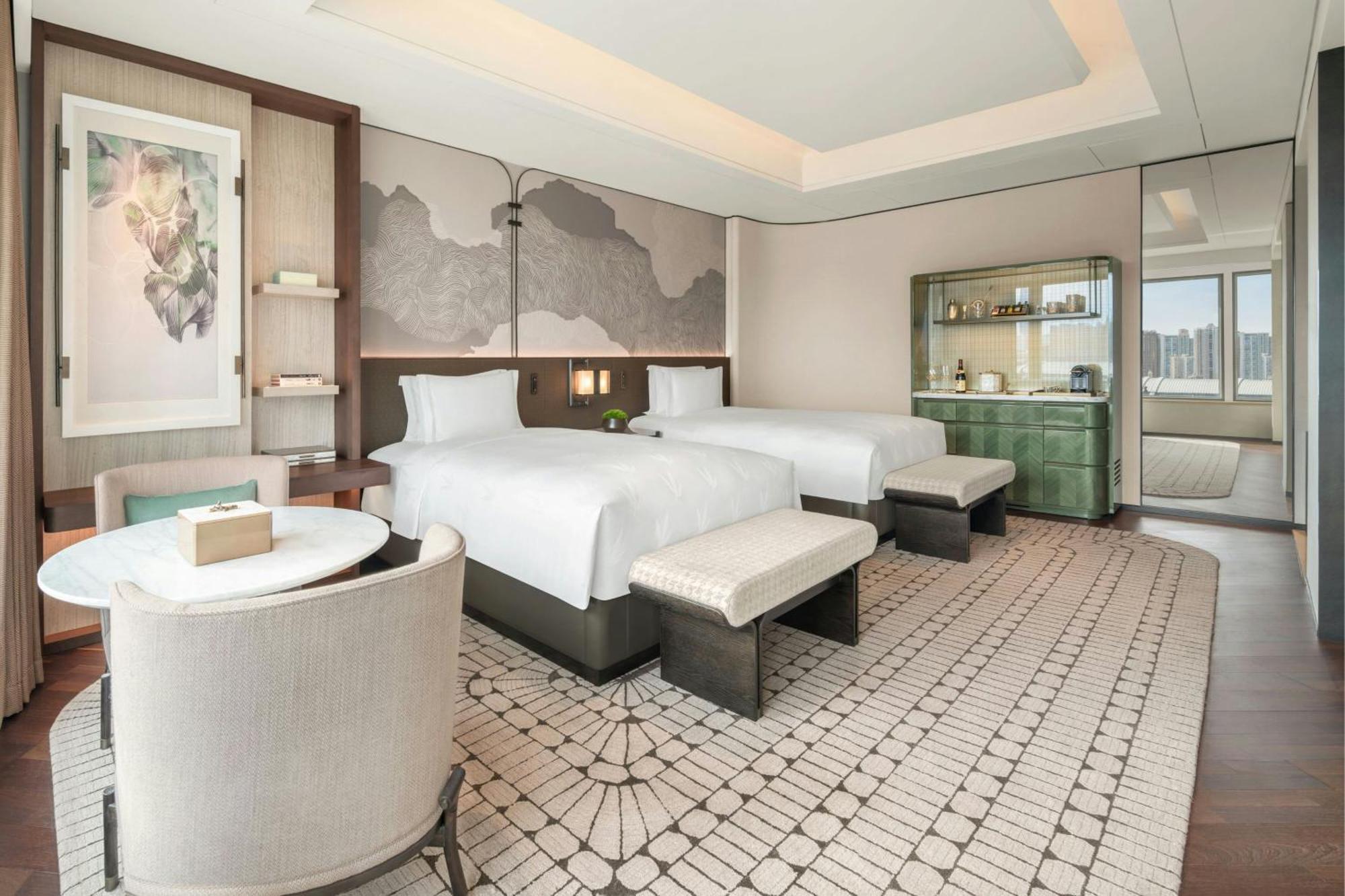 The Ritz-carlton, 酒店